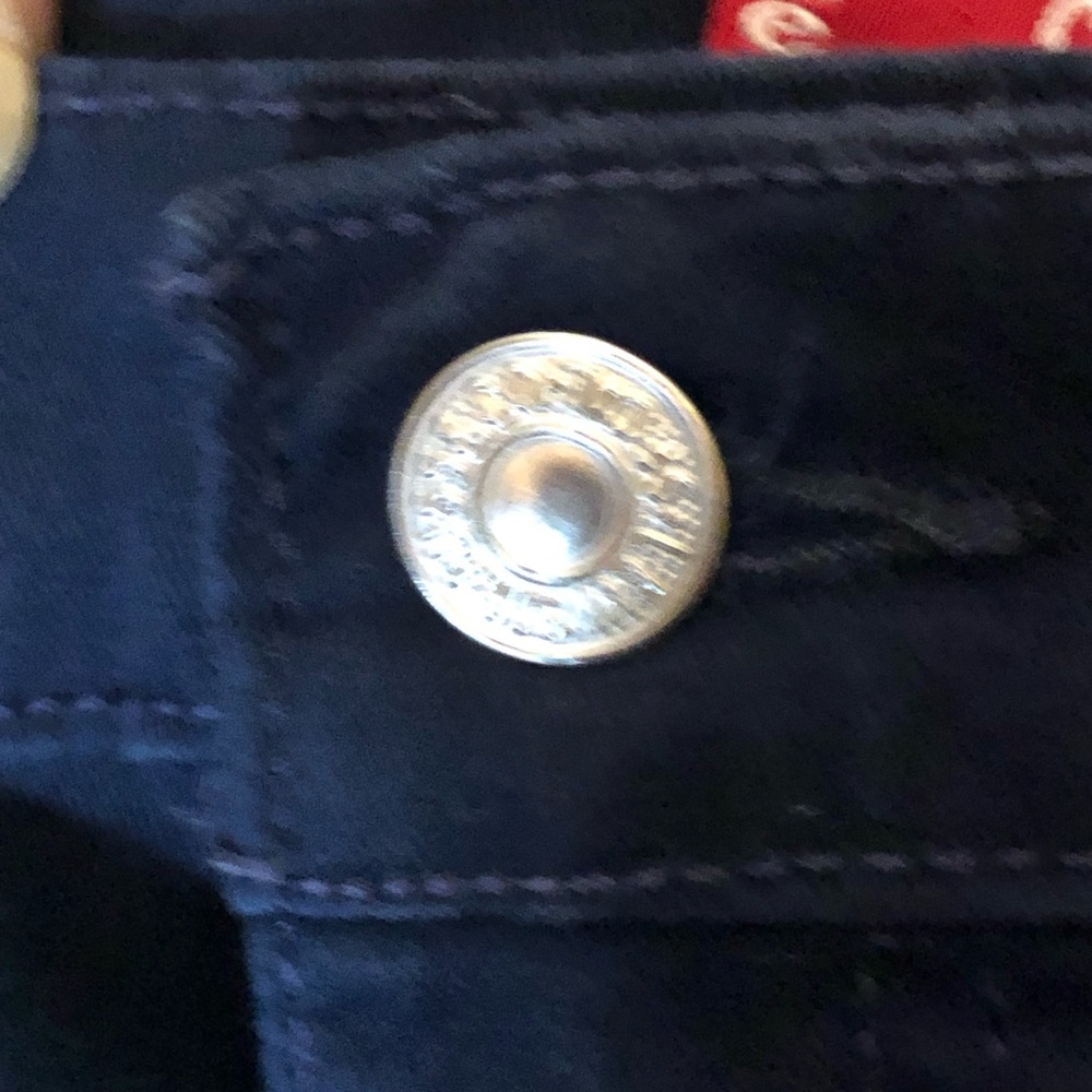 Levi's Classic Fit Stretch Jean Shorts, Dark Blue Size 16 - Picture 10 of 11